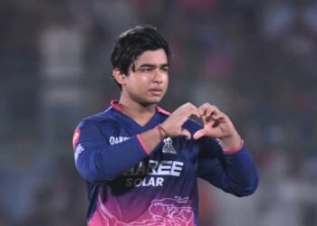 ಸನ್‌ರೈಸರ್ಸ್ ವಿರುದ್ಧ ಸೇಡು ತೀರಿಸಿಕೊಂಡ 15 ವರ್ಷದ ಪೋರ : 36 ಎಸೆತಗಳಲ್ಲೇ ಸಿಡಿಯಿತು ಶತಕ ‘ವೈಭವ’