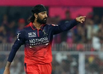 “ವೇಗಿಗಳಿಗೆ ಮಾತ್ರ ಮಜಾ ಯಾಕೆ?” : ವಿನೂತನ ಬೌಲಿಂಗ್ ಪ್ರಯೋಗಗಳ ಮೂಲಕ ಗಮನ ಸೆಳೆಯುತ್ತಿರುವ ಕೃಣಾಲ್ ಪಾಂಡ್ಯ!