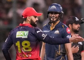 ಆರ್‌ಸಿಬಿ-ಜಿಟಿ ಹಣಾಹಣಿಯ ನಡುವೆ ನಗು ಚೆಲ್ಲಿದ ಕೊಹ್ಲಿ-ಗಿಲ್.. ತಮಾಷೆಯ ವಿಡಿಯೋ ವೈರಲ್!