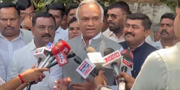 SSLC ರಿಸಲ್ಟ್‌ನಲ್ಲಿ ಕಲಬುರಗಿಗೆ ಕೊನೇ ಸ್ಥಾನ – ಟೀಕಿಸಿದ BJP-JDS ವಿರುದ್ಧ ಪ್ರಿಯಾಂಕ್‌ ಖರ್ಗೆ ಕಿಡಿ!