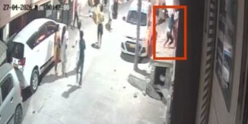 ಅಗ್ನಿ ದುರಂತ – ಪಿಜಿ ಕಿಟಕಿಗಳಿಂದ ಹಾರಿ ಜೀವ ಉಳಿಸಿಕೊಂಡ ಯುವತಿಯರು, ಭಯಾನಕ ದೃಶ್ಯ ಸಿಸಿಟಿವಿಯಲ್ಲಿ ಸೆರೆ!