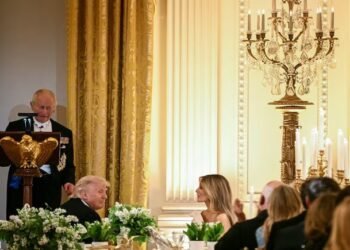 ‘ನಾವಿಲ್ಲದಿದ್ದರೆ ನೀವು ಫ್ರೆಂಚ್ ಮಾತನಾಡಬೇಕಿತ್ತು’ : ಶ್ವೇತಭವನದಲ್ಲಿ ಟ್ರಂಪ್ ಕಾಲೆಳೆದ ಕಿಂಗ್ ಚಾರ್ಲ್ಸ್