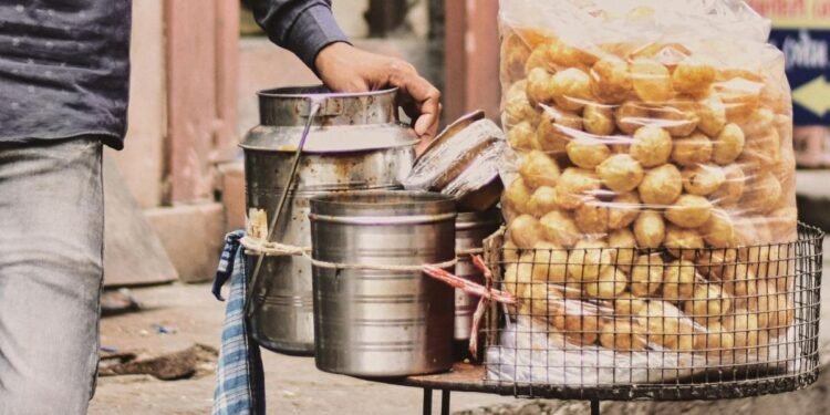 ಬೇಸಿಗೆಯಲ್ಲಿ ಪಾನಿಪುರಿ ಸೇವನೆ ಪ್ರಾಣಕ್ಕೆ ಕುತ್ತು ತರಬಲ್ಲದೇ? ಜಾರ್ಖಂಡ್ ದುರಂತ ಬಿಚ್ಚಿಟ್ಟ ಆಘಾತಕಾರಿ ಸತ್ಯ!