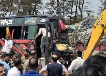 ಉಡುಪಿ : ಪ್ರವಾಸಕ್ಕೆ ಬಂದಿದ್ದ ವಿದ್ಯಾರ್ಥಿಗಳ ಬಸ್ ಭೀಕರ ಅಪಘಾತ – ಇಬ್ಬರು ಸಾವು, ಹಲವರು ಗಂಭೀರ!