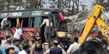 ಉಡುಪಿ : ಪ್ರವಾಸಕ್ಕೆ ಬಂದಿದ್ದ ವಿದ್ಯಾರ್ಥಿಗಳ ಬಸ್ ಭೀಕರ ಅಪಘಾತ – ಇಬ್ಬರು ಸಾವು, ಹಲವರು ಗಂಭೀರ!