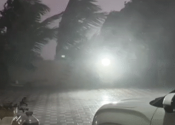 ಭಾರೀ ಗಾಳಿ ಸಹಿತ ಮಳೆ : ಬೆಳಗಾವಿಯಲ್ಲಿ ಧರೆಗುರುಳಿದ ಬೃಹತ್‌ ಮರ