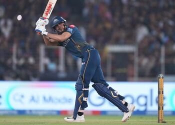 RCB ವೇಗಿಗಳ ಸದ್ದಡಗಿಸಿದ ಶುಭ್​ಮನ್ ಗಿಲ್ ಆಕ್ರಮಣಕಾರಿ ಬ್ಯಾಟಿಂಗ್!