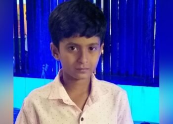 ಚಿಕನ್ ತರಲು ಹೋಗುತ್ತಿದ್ದ ವೇಳೆ ಖಾಸಗಿ ಬಸ್ ಡಿಕ್ಕಿ – ಬಾಲಕ ಸ್ಥಳದಲ್ಲೇ ಸಾವು!