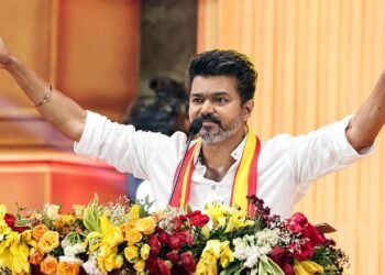 ತಮಿಳುನಾಡಲ್ಲಿ ವಿಜಯ್ ‘ಟಿವಿಕೆ’ಗೆ 63 ಸ್ಥಾನಗಳ ಭವಿಷ್ಯ : ನಟನಿಗೆ ಗಾಳ ಹಾಕಲು AIADMK ಸಿದ್ಧತೆ!