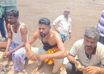 ಸಿನಿಮಾ ಸ್ಟೈಲ್‌ನಲ್ಲಿ ಬೆನ್ನಟ್ಟಿ ಕಳ್ಳರನ್ನು ಹಿಡಿದ ಗ್ರಾಮಸ್ಥರು!
