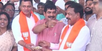 ‘ಚುರುಮುರಿ ತಿಂದ ಮೋದಿ, ಗುಂಡಿಗೆ ಬಿದ್ದ ದೀದಿ’ ; ಘೋಷಣೆ ಕೂಗುತ್ತಾ ಮಂಗಳೂರಲ್ಲಿ ಬಿಜೆಪಿ ಸೆಲೆಬ್ರೇಷನ್‌!