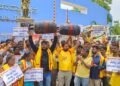 ಚುನಾವಣೆಯ ಉಡುಗೊರೆ ‘ಬೆಲೆ ಏರಿಕೆ’ : ಕೇಂದ್ರ, ರಾಜ್ಯ ಸರ್ಕಾರದ ವಿರುದ್ದ KRS ಪಕ್ಷ ಆಕ್ರೋಶ!