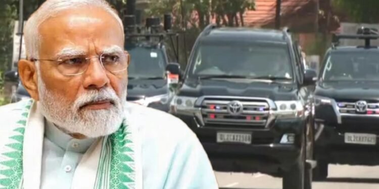 ಮೋದಿ ಸಾಗುವ ಮಾರ್ಗದಲ್ಲಿ ಸ್ಫೋಟಕ್ಕೆ ಸಂಚು?   ರಸ್ತೆಯಲ್ಲಿ ಜಿಲೆಟಿನ್ ಕಡ್ಡಿಗಳು ಪತ್ತೆ.. ಶಂಕಿತ ವ್ಯಕ್ತಿ ವಶಕ್ಕೆ!