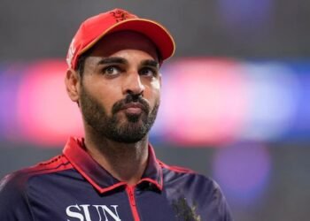 ಟೀಂ ಇಂಡಿಯಾ ಕಂಬ್ಯಾಕ್ ಲೆಕ್ಕಾಚಾರದಿಂದ ದೂರ : RCB ಪರ ಆರ್ಭಟಿಸುತ್ತಿರುವ ಭುವನೇಶ್ವರ್ ಯಶಸ್ಸಿನ ಗುಟ್ಟೇನು?