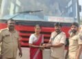 ಲಕ್ಷಾಂತರ ಮೌಲ್ಯದ ಚಿನ್ನಾಭರಣ, ನಗದು ಹಿಂದಿರುಗಿಸಿ ಪ್ರಾಮಾಣಿಕತೆ ಮೆರೆದ ಕಂಡಕ್ಟರ್!