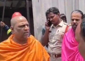 ಮಂತ್ರಾಲಯ ಆವರಣದಲ್ಲಿ ಬಿಸಿಲಿನ ತಾಪಕ್ಕೆ ಸಿಲಿಂಡರ್‌ಗಳು ಸ್ಫೋಟ – ತಪ್ಪಿದ ಭಾರಿ ಅನಾಹುತ!