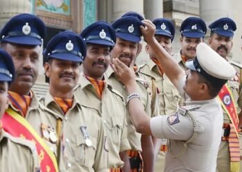 ಉದ್ಯೋಗಾಕಾಂಕ್ಷಿಗಳಿಗೆ ಗುಡ್ ನ್ಯೂಸ್ : 8,176 ಕಾನ್ಸ್‌ಟೇಬಲ್, ಎಸ್ಐ ಹುದ್ದೆಗಳ ನೇಮಕಾತಿ ಶುರು!