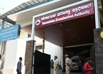 FDA ಹಾಗೂ SDA ಹುದ್ದೆಗಳ ನೇಮಕಾತಿಗೆ ಪರೀಕ್ಷಾ ಪ್ರಾಧಿಕಾರ ಅಧಿಸೂಚನೆ : ಹೀಗೆ ಅರ್ಜಿ ಸಲ್ಲಿಸಿ