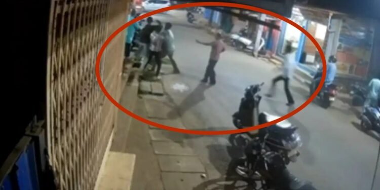 ಶಿರಸಿ ನಡುರಸ್ತೆಯಲ್ಲೇ ಭೀಕರ ಗ್ಯಾಂಗ್‌ವಾರ್ – 6 ಜನರ ವಿರುದ್ಧ FIR!