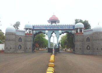 ಪಶುವೈದ್ಯಕೀಯ ವಿಶ್ವವಿದ್ಯಾಲಯದಲ್ಲಿ ಪ್ರೊಫೆಸರ್ ಹುದ್ದೆಗಳ ನೇಮಕಾತಿ : 2.18 ಲಕ್ಷ ರೂ. ಸಂಬಳ!