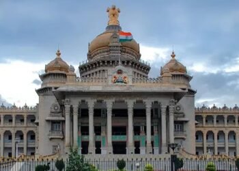 ಸಂವಿಧಾನ, ಪ್ರಜಾಪ್ರಭುತ್ವ ಕೇವಲ ವೇದಿಕೆಗೆ ಸೀಮಿತ : ಸರ್ಕಾರದ ವಿರುದ್ಧ ರಾಷ್ಟ್ರೀಯ ಅಂಬೇಡ್ಕರ್ ಸೇನೆ ತೀವ್ರ ವಾಗ್ದಾಳಿ