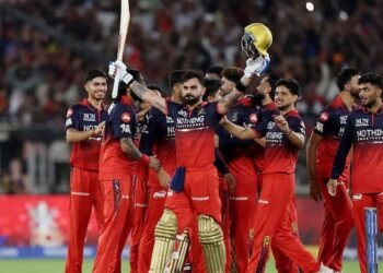 IPLನಲ್ಲಿ ಆರ್‌ಸಿಬಿಗೆ ಸತತ ಎರಡನೇ ಕಿರೀಟ – ಮಾಗಿದ ವ್ಯಕ್ತಿತ್ವದ ಮೂಲಕ ಗಮನ ಸೆಳೆದ ಕೊಹ್ಲಿ