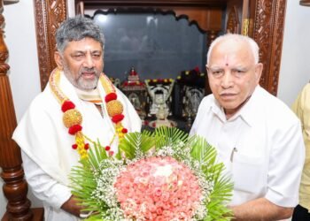 ಯಡಿಯೂರಪ್ಪ ನಿವಾಸಕ್ಕೆ ಡಿಕೆಶಿ – ಪದಗ್ರಹಣ ಕಾರ್ಯಕ್ರಮಕ್ಕೆ ಆತ್ಮೀಯ ಆಹ್ವಾನ