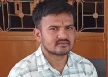 ಮೇಲಧಿಕಾರಿಗಳ ಕಿರುಕುಳ ಆರೋಪ – ಗ್ರಾಮ ಆಡಳಿತಾಧಿಕಾರಿ ನೇಣು ಬಿಗಿದು ಆತ್ಮಹತ್ಯೆ!
