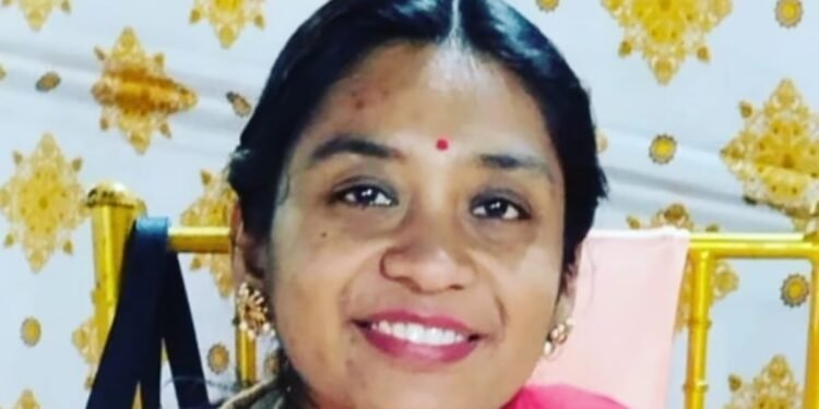 ಏಕಾಂಗಿಯಾಗಿದ್ದ ದೆಹಲಿ ವಿವಿ ಸಹಾಯಕ ಪ್ರಾಧ್ಯಾಪಕಿ ನಿಗೂಢ ಕೊಲೆ : ಬೀಗ ಹಾಕಿದ್ದ ಫ್ಲಾಟ್‌ನಲ್ಲಿ ಪತ್ತೆಯಾಯ್ತು ಮೃತದೇಹ