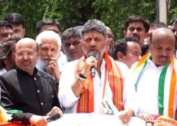 ‘ನಾನು ಮುಖ್ಯಮಂತ್ರಿ ಆಗಿದ್ದರೂ ನಿಮ್ಮ ಸೇವಕನೇ’ – ಸ್ವಕ್ಷೇತ್ರ ಕನಕಪುರದಲ್ಲಿ ಡಿಕೆಶಿ ಮಾತು!