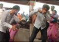 ಚುಡಾಯಿಸಿದ್ದಕ್ಕೆ ಕಣ್ಣಿಗೆ ಖಾರದ ಪುಡಿ ಎರಚಿ ವ್ಯಕ್ತಿಗೆ ಹಿಗ್ಗಾಮುಗ್ಗಾ ಥಳಿಸಿದ ಮಹಿಳೆ!