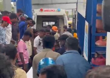 ಬೆಂಗಳೂರಿನಲ್ಲಿ ಭೀಕರ ರಸ್ತೆ ಅಪಘಾತ – ಗೂಡ್ಸ್ ವಾಹನ ಹರಿದು ಇಬ್ಬರು ಬಲಿ!
