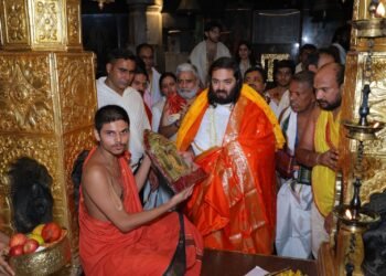 ಕೊಲ್ಲೂರು ಮೂಕಾಂಬಿಕೆ, ಉಡುಪಿ ಶ್ರೀ ಕೃಷ್ಣನ ದರ್ಶನ ಪಡೆದ ಅನಂತ್‌ ಅಂಬಾನಿ!