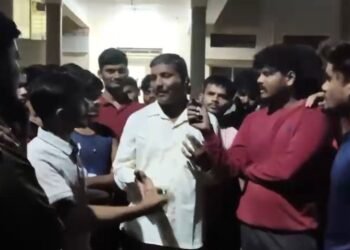 ಕಲುಷಿತ ಆಹಾರ ಸೇವಿಸಿ 30 ವಿದ್ಯಾರ್ಥಿಗಳು ಅಸ್ವಸ್ಥ – ವಾರ್ಡನ್, ಅಧಿಕಾರಿಗಳ ನಿರ್ಲಕ್ಷ್ಯದ ವಿರುದ್ಧ ಆಕ್ರೋಶ!