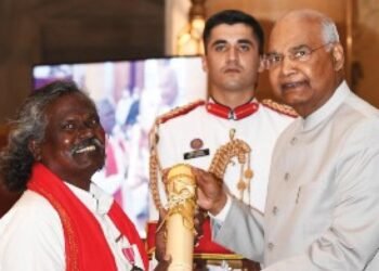 ಪದ್ಮಶ್ರೀ ಪುರಸ್ಕೃತ ಕಿನ್ನರ ಕಲಾವಿದ ಮೊಗಿಲಯ್ಯ ಕಣ್ಣೀರು: ಸರ್ಕಾರ ನೀಡಿದ ಜಾಗಕ್ಕಾಗಿ ಕೋರ್ಟ್‌ಗೆ ಅಲೆದಾಟ!