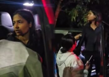 ಎಣ್ಣೆ ಏಟಲ್ಲಿ ಮಹಿಳೆಯ ಬೀದಿ ರಂಪಾಟ – ಅವಾಚ್ಯ ಶಬ್ದಗಳಿಂದ ನಿಂದಿಸಿ ಪಿಎಸ್‌ಐಗೆ ಹಲ್ಲೆ!