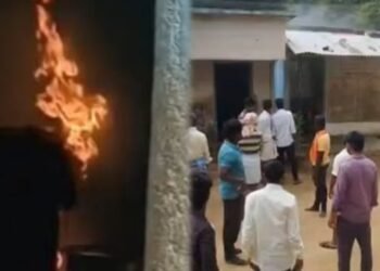 ಸರ್ಕಾರಿ ಶಾಲೆಯಲ್ಲಿ ಗ್ಯಾಸ್ ಸೋರಿಕೆ – ಕ್ಷಣಾರ್ಧದಲ್ಲಿ ಬೆಂಕಿಗಾಹುತಿಯಾದ ಅಡುಗೆ ಕೋಣೆ!