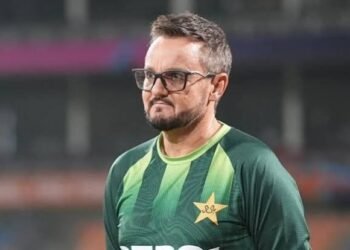 ‘ಭಾರತ ಅತ್ಯುತ್ತಮ ಕ್ರಿಕೆಟ್ ತಂಡ’ : ಟೀಕೆಗಳ ನಡುವೆ ಪಾಕ್ ಕೋಚ್ ಮೈಕ್ ಹೆಸ್ಸನ್ ಪ್ರಾಮಾಣಿಕ ನುಡಿ!