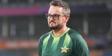 ‘ಭಾರತ ಅತ್ಯುತ್ತಮ ಕ್ರಿಕೆಟ್ ತಂಡ’ : ಟೀಕೆಗಳ ನಡುವೆ ಪಾಕ್ ಕೋಚ್ ಮೈಕ್ ಹೆಸ್ಸನ್ ಪ್ರಾಮಾಣಿಕ ನುಡಿ!
