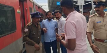ಡುರೊಂಟೊ ಎಕ್ಸ್​ಪ್ರೆಸ್ ರೈಲಿಗೆ ಬಾಂಬ್ ಬೆದರಿಕೆ : ಪ್ರಯಾಣಿಕರನ್ನ ಕೆಳಗಿಳಿಸಿ ತಪಾಸಣೆ.. ಓರ್ವ ವಶಕ್ಕೆ!