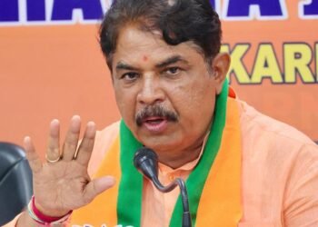 ‘ಸಿಎಂ ಬದಲಾದರೂ ಸರ್ವರ್ ಡೌನ್ ಆಡಳಿತ ಬದಲಾಗಿಲ್ಲ’ : ಆರ್.ಅಶೋಕ್ ಆಕ್ರೋಶ