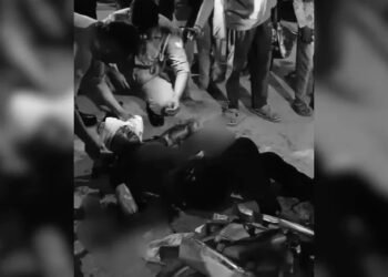 ಪೆಟ್ರೋಲ್ ಬಂಕ್‌ನಲ್ಲಿ ಮಾರಾಮಾರಿ – ಯುವಕನ ಕಾಲು, ತಲೆಗೆ ಕೊಡಲಿ ಏಟು.. ಎರಡೂ ಕೈಗಳು ಕಟ್!