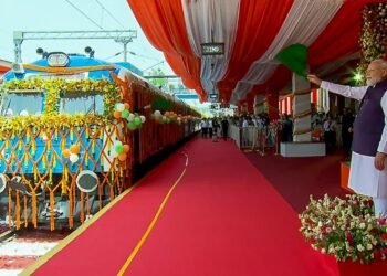 ಭಾರತದ ಮೊದಲ ಹೈಡ್ರೋಜನ್ ರೈಲಿಗೆ ಪ್ರಧಾನಿ ಮೋದಿ ಚಾಲನೆ : ಸ್ವಚ್ಛ ಇಂಧನ ಕ್ರಾಂತಿಗೆ ಹೊಸ ಮುನ್ನುಡಿ