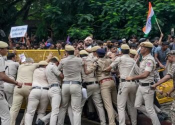 CJP ‘ಚಲೋ ಸಂಸದ್’ ರ್ಯಾಲಿ ; ಪ್ರತಿಭಟನಾಕಾರರ ಮೇಲೆ ಪೊಲೀಸ್ ಲಾಠಿ ಪ್ರಹಾರ.. ರಣರಂಗವಾದ ದೆಹಲಿ