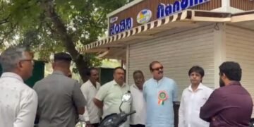 ಫುಟ್‌ಪಾತ್ ಒತ್ತುವರಿ ತೆರವಿಗೆ ಅಡ್ಡಿಯಾದ ನಂದಿನಿ ಪಾರ್ಲರ್!