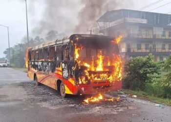 ಬ್ರಹ್ಮಾವರದಲ್ಲಿ ಖಾಸಗಿ ಬಸ್ ಬೆಂಕಿಗಾಹುತಿ ; ಏಳು ಪ್ರಯಾಣಿಕರು ಪ್ರಾಣಾಪಾಯದಿಂದ ಪಾರು!