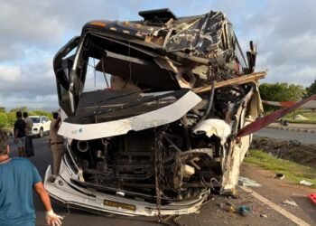 ಹಿರಿಯೂರು ಬಳಿ ಖಾಸಗಿ ಬಸ್‌ ಪಲ್ಟಿ – ಇಬ್ಬರು ಸ್ಥಳದಲ್ಲೇ ದುರ್ಮರಣ!