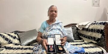 22 ವರ್ಷವಾದ್ರೂ ಈಡೇರದ ಭರವಸೆ : ‘ಶೌರ್ಯ ಚಕ್ರ’ ಸರ್ಕಾರಕ್ಕೆ ವಾಪಸ್ ನೀಡಲು ಮುಂದಾದ ಹುತಾತ್ಮ ಯೋಧನ ತಾಯಿ!