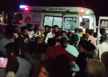 ಬೀಗರ ಔತಣ ಮುಗಿಸಿ ವಾಪಸ್ ಬರುತ್ತಿದ್ದ ಟೆಂಪೋ ಪಲ್ಟಿ ; 13ಕ್ಕೂ ಹೆಚ್ಚು ಮಂದಿಗೆ ಗಂಭೀರ ಗಾಯ!