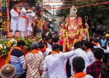 ಗಣೇಶ ಹಬ್ಬಕ್ಕೆ BESCOM ರೂಲ್ಸ್ ; ಮಂಟಪಕ್ಕೆ ವಿದ್ಯುತ್ ಬೇಕಾ? ನಿಯಮ ಪಾಲಿಸಿ!